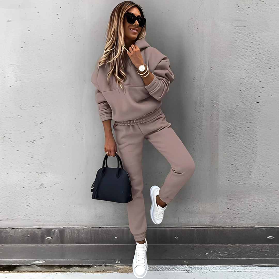 Maryvonne - Kapuzenpullover und Hose für Damen Set